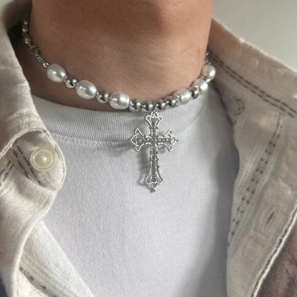Y2K Silver Pearl Cross Choker Necklace Unisex 2000s Jewelry Streetwear Fit - Picture 5 of 6